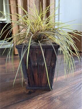 Home Decor | Rustic Faux Grass Arrangement in Wooden Planter | 1125